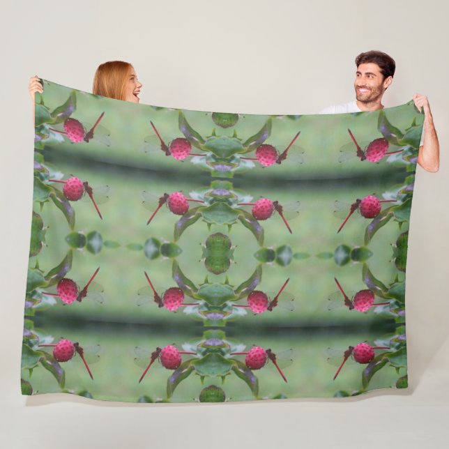 Cobertor De Velo Dragonfly Vermelha Na Fruta Dogwood (In Situ)