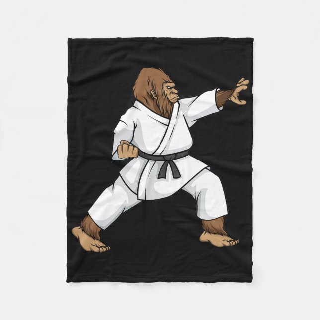 Cobertor De Velo Engraçado Ninja Bigfoot Fazendo Karate Com Samurai (Frente)