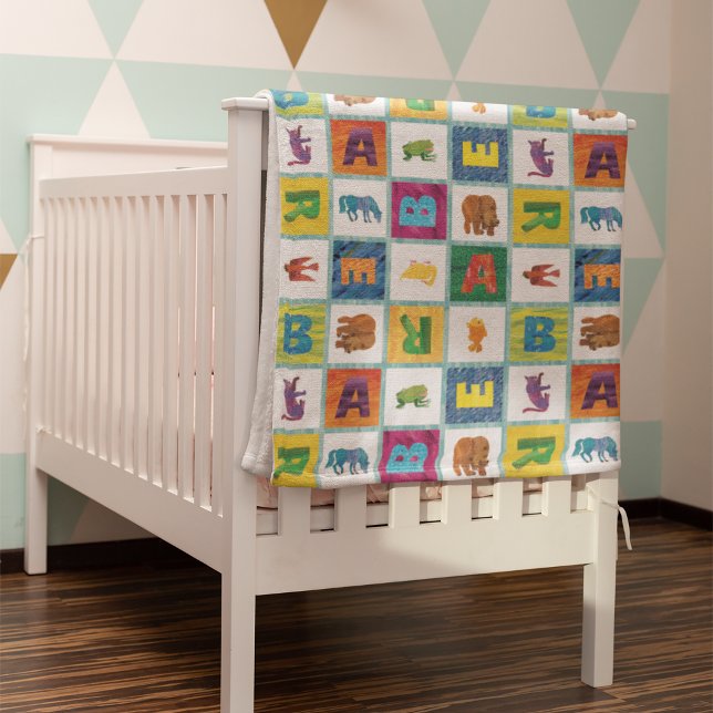 Cobertor De Velo Eric Carle | B é para Urso (Blanket draped over crib)