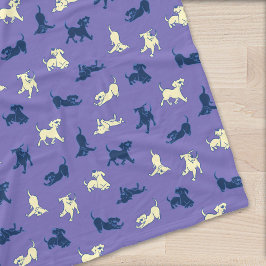 Cobertor De Velo Filhotes de Labrador amarelo e preto em Fundo Roxo