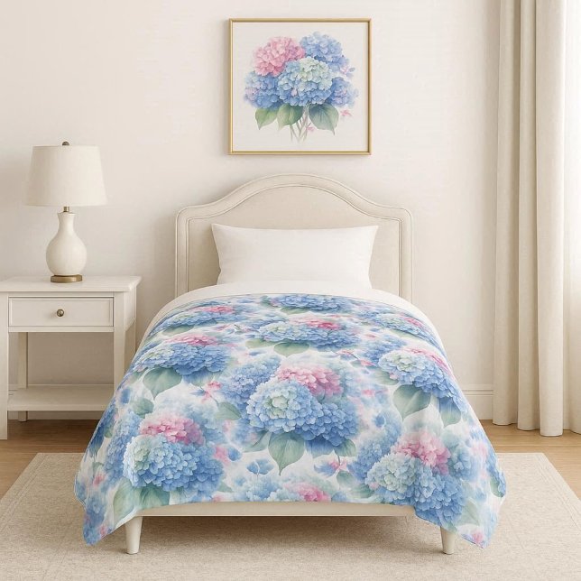 Cobertor De Velo Floral Hydrangea Fleece Blanket Blue & Pink  (60x80 large fleece blanket on twin bed, Mockup is a display )