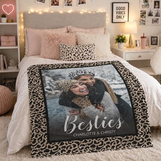 Cobertor De Velo Foto Moderna de Amigas com Impressão de Leopardo (A chic best friend leaopard pattern photo blanket. Personalize it for your BFF.)