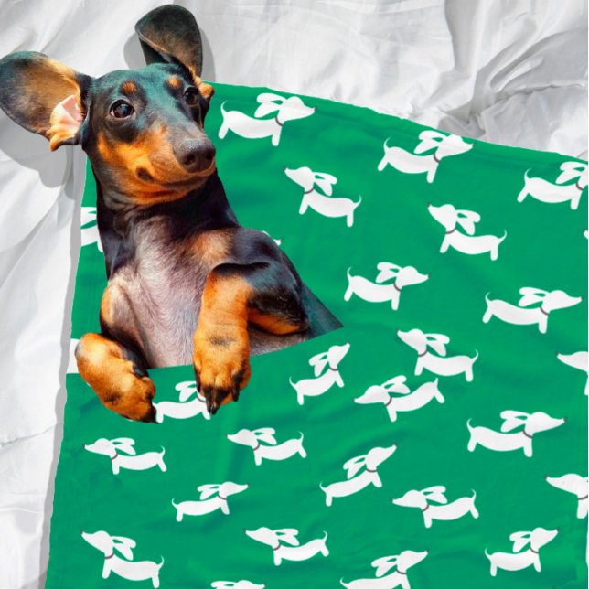 Cobertor De Velo Frente verde Sapos Fleece Design (Wiener dog mom gift - cozy doxie blanket)