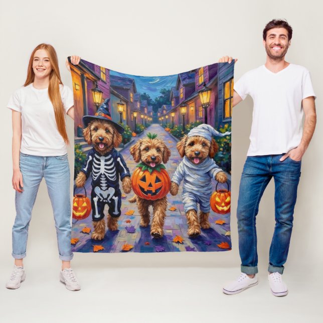 Cobertor De Velo Goldendoodle Trick or Tratating Halloween Costumes (In Situ)