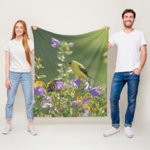 Goldfinch em uma Flor Harebell