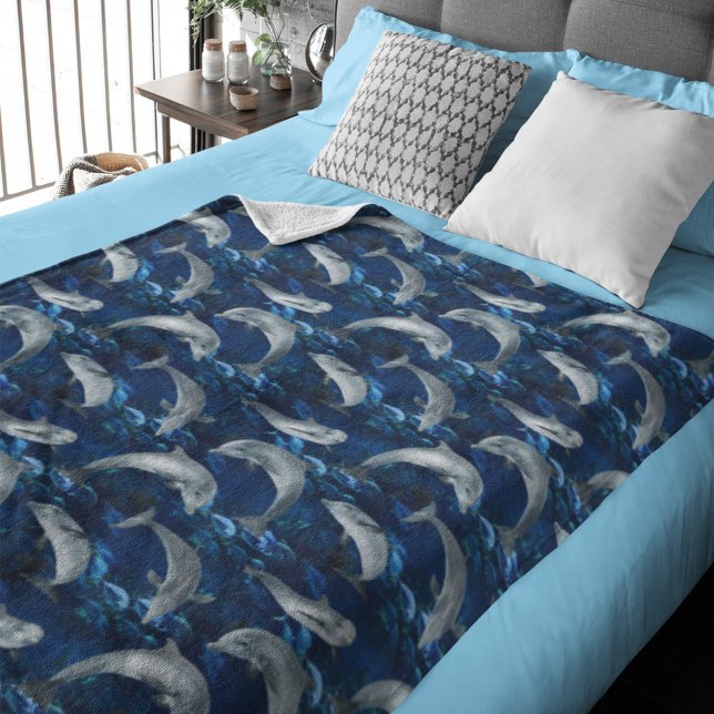 Cobertor De Velo Golfinhos Nadando no Oceano com Peixes (Snuggle with dolphins on a cozy evening.)