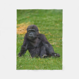 Cobertor De Velo Gorilla Baby Sentado Na Grama