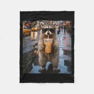 Cobertor De Velo Guaxinim engraçado bebendo café gelado meme animal