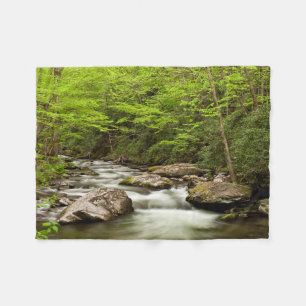 Cobertor De Velo Hetero Forrapk flui através da floresta