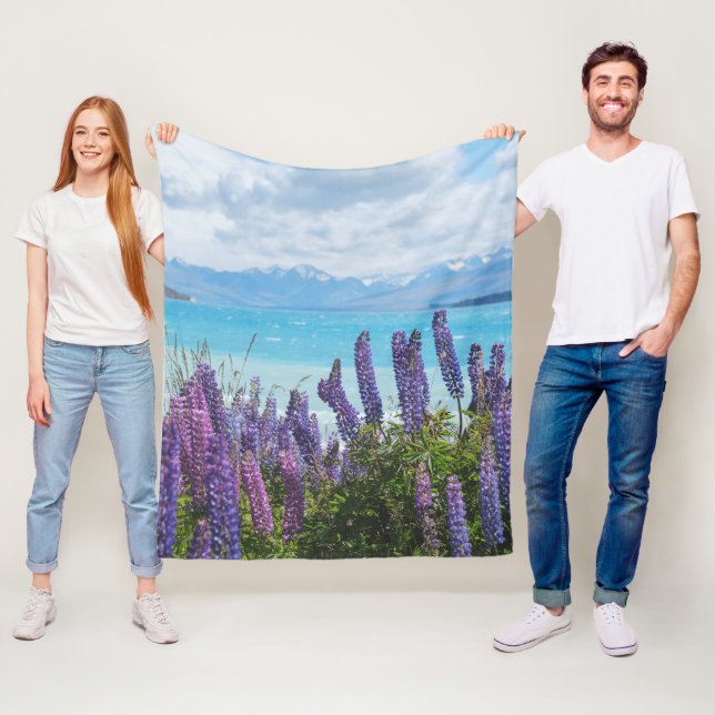 Cobertor De Velo lavanda na costa do lago (In Situ)