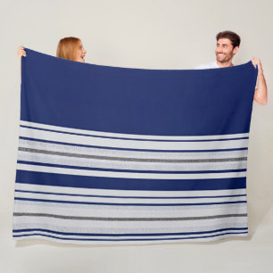 Cobertor De Velo Listrado de azul e branco com detalhes pretos