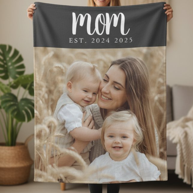 Cobertor De Velo Mãe criou Foto de Script Moderno Preto (modern script font mom established date photo custom blanket for mothers day or christmas gift)