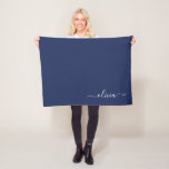 Cobertor De Velo Marinho Azul Girly Monograma Nome Moderno<br><div class="desc">Nome do Monograma Azul marinho Fleece Blanket. Isto faz o doce e perfeito aniversário de 16 anos,  casamento,  chá de panela,  aniversário,  chá de fraldas ou festa de solteira presente para alguém que ama luxo de luxo e estilos quíticos.</div>