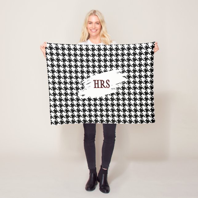 Cobertor De Velo Monogram or Name, Black & White Houndstooth (In Situ)