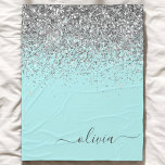 Cobertor De Velo Monograma de Prata Leve Azul Aqua<br><div class="desc">Azul-Aqua - Nome do Monograma do Script Glitter Glitter de Teal e Silver Sparkle e Folheto de Folha Inicial. Isto faz o doce e perfeito aniversário de 16 anos, casamento, chá de panela, aniversário, chá de fraldas ou festa de solteira presente para alguém que ama luxo de luxo e estilos...</div>
