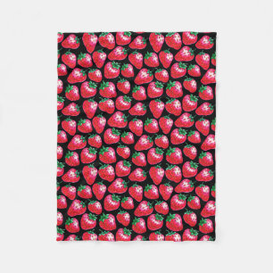 Cobertor De Velo Morango vermelho sobre fundo preto