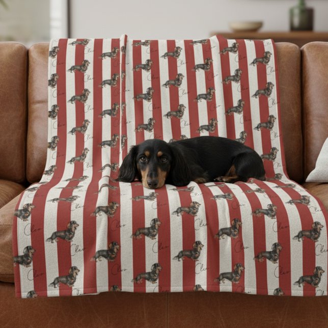 Cobertor De Velo Nome de Pet Dachshund de Stripe Vermelha Personali (Get cozy with this "Custom Red Stripe Dachshund Pet Name Fleece Blanket"!)