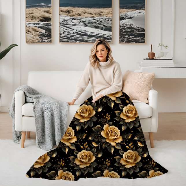 Cobertor De Velo Ouro Floral e Rosas Elegantes Pretos (Floral Golden and Black Elegant Roses Fleece Blanket)