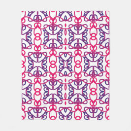 Cobertor De Velo Padrão Geométrico Em Rosa, Branco, Azul E Roxo.