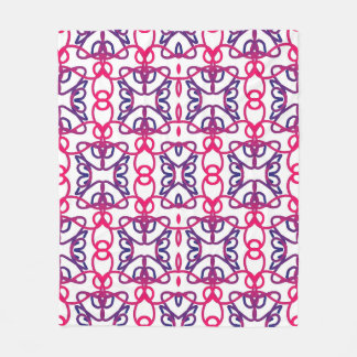 Cobertor De Velo Padrão Geométrico Em Rosa, Branco, Azul E Roxo.