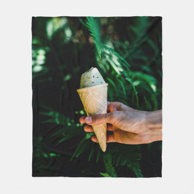 Cobertor De Velo Person holding ice cream (Frente)