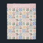 Cobertor De Velo Pink Wildflower Watercolor Floral Name<br><div class="desc">Add soft cottage charm to your space with this personalized watercolor wildflower fleece blanket. Featuring a beautiful mix of floral tiles in blush pink, soft blue, and greenery, this cozy fleece blanket is perfect for sofas, beds, reading nooks, and guest rooms. Customize with a name for a thoughtful gift or...</div>