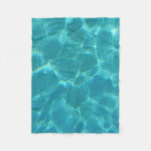 Piscina de água azul de turquesa