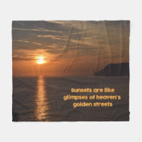 Pôrs do sol como vislumbres das ruas Ouros do céu