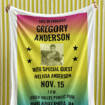 Cobertor De Velo Poster do Vintage Ombre Concert com Foto Personali<br><div class="desc">Celebrar músicos com este belo cobertor de velo personalizado. Está pronto para ser personalizado com o nome deles, o seu próprio texto personalizado e uma fotografia. A bolsa está no estilo de um poster de concerto vintage. A inscrição a preto a negrito é colocada sobre um fundo de tonalidade magenta,...</div>