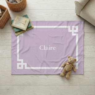 Cobertor De Velo Roxo Lilás e Branco Monograma Chave Grega