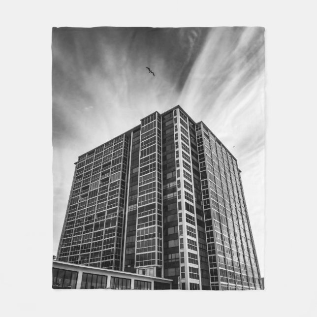 Cobertor De Velo Shadows and Steel: The Silent Giant in the City (Frente)