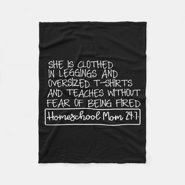 Cobertor De Velo She Is Clothed In Leggings And Oversized Homeschoo (Frente)