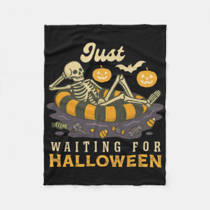 Cobertor De Velo Só Esperando O Truque De Esqueleto De Halloween.