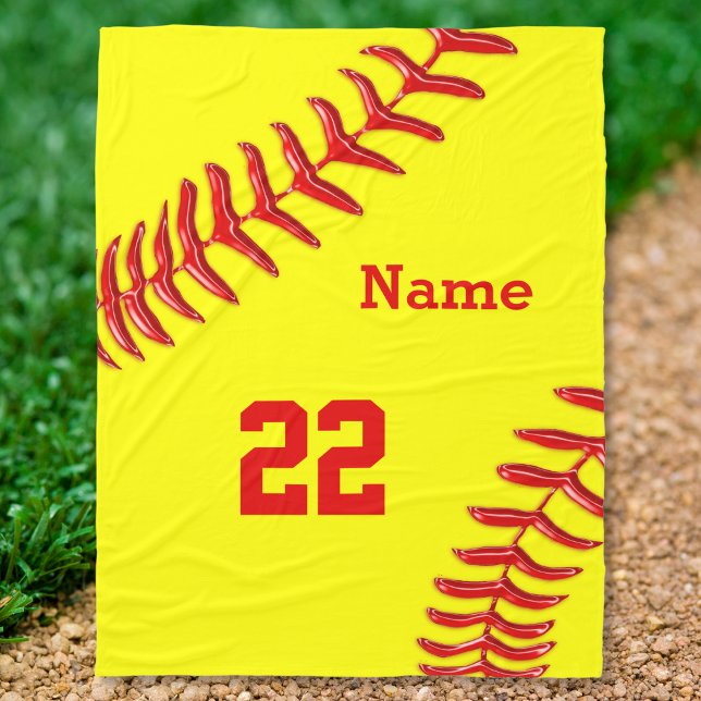 Cobertor De Velo Soquetes de papel com nome e número (Personalized Softball Team Gifts. Softball Christmas gift ideas or softball birthday presents. Decor)