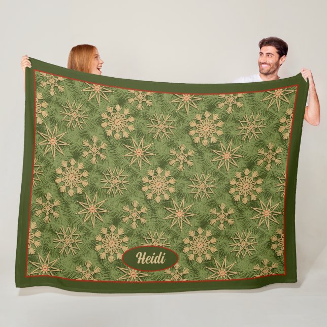 Cobertor De Velo Strohsterne on Pine Tree (In Situ)