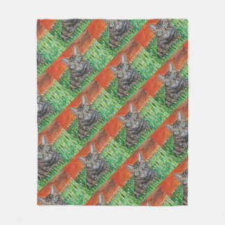 Cobertor De Velo Tabby cat looking curious in grass fleece blanket