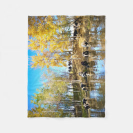 Cobertor De Velo Vacas no outono no Pond