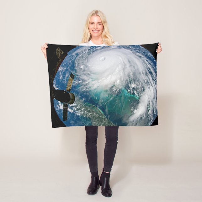 Cobertor De Velo Vista Do Furacão Dorian. (In Situ)