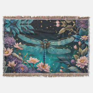 Cobertor Dragonfly em um jardim floral à noite
