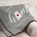 Cobertor Estado inicial do Alabama Personalizado<br><div class="desc">Mostre algum orgulho do estado de casa com esta fofinha cinza rustica jogando cobertor com "casa" em letras brancas de escrita caligráfica com um mapa da silhueta do estado do Alabama em pé para a letra "O". Um dentro cor-de-rosa para ilustração cardíaca no mapa do estado completa o design; você...</div>