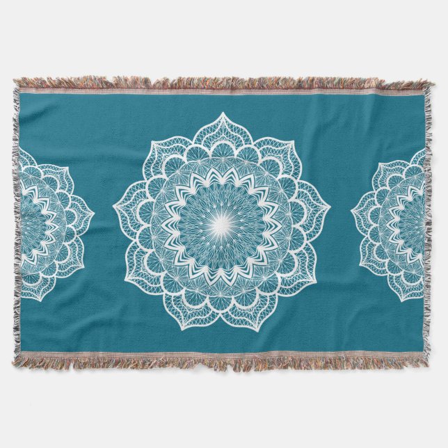Cobertor Mandala Branco em Fundo Azul (Frente)