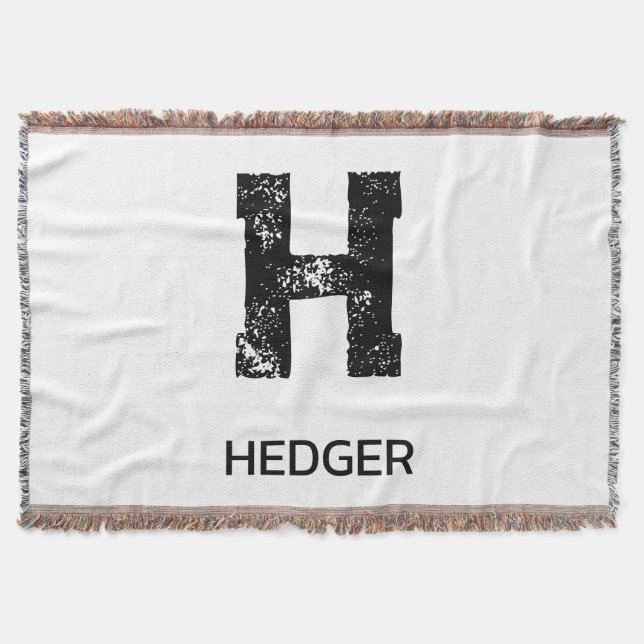 COBERTOR MINIMALIST BLACK ONE LETTER MONOGRAM NAME WHITE (Frente)