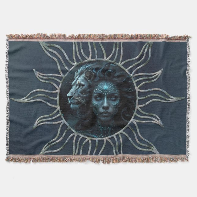 Cobertor Mystical connection,  mystical woman and the lion. (Frente)