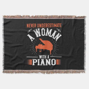 Cobertor Never Underestimate A Woman With A Piano