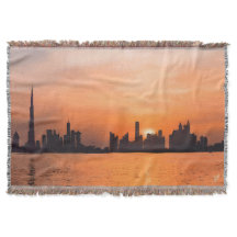 Pôr do sol sobre uma cidade à beira-mar - aquarela