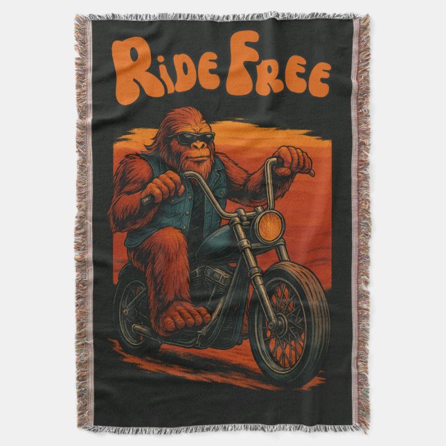 Cobertor Ride Free Bigfoot on Motorcycle with Sunset (Frente Vertical)
