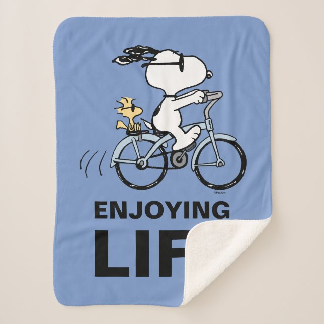 Cobertor Sherpa Amendoins | Bicicleta Snoopy & Woodstock (Frente)
