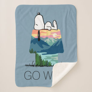 Cobertor Sherpa Amendoins   Snoopy Dog House Sunrise
