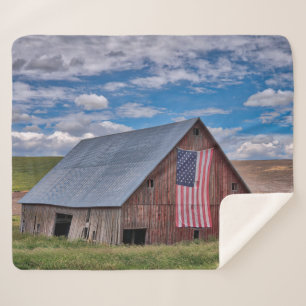 Cobertor Sherpa Barn com bandeira americana Colfax, Washington