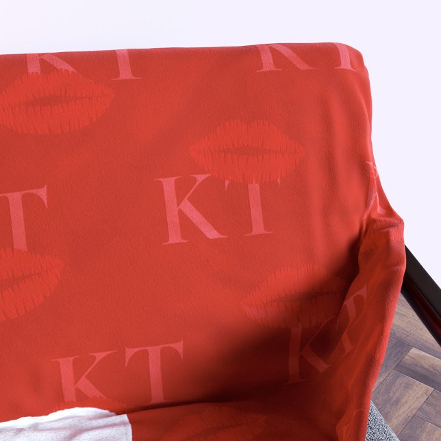 Cobertor Sherpa Batom Vermelho Cinto Brisos Lábios Padrão Monogram (Add your initials to this red sherpa blanket covered in lipstick kisses)